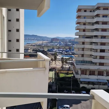 Lamar Seafront Apartment *