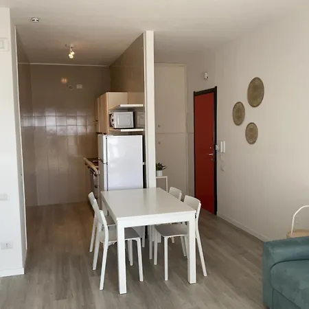 Lamar Seafront 아파트