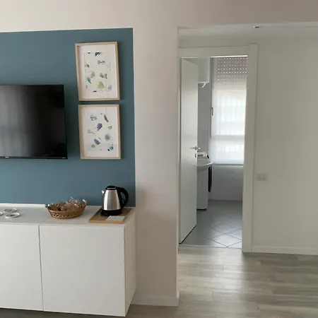 Lamar Seafront Apartment