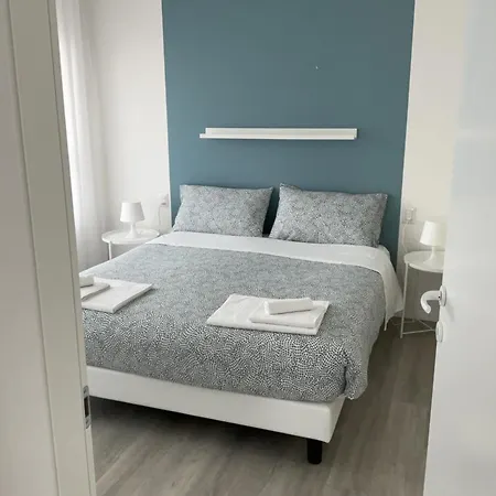 Lamar Seafront Apartment *