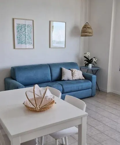 Lamar Seafront شقة