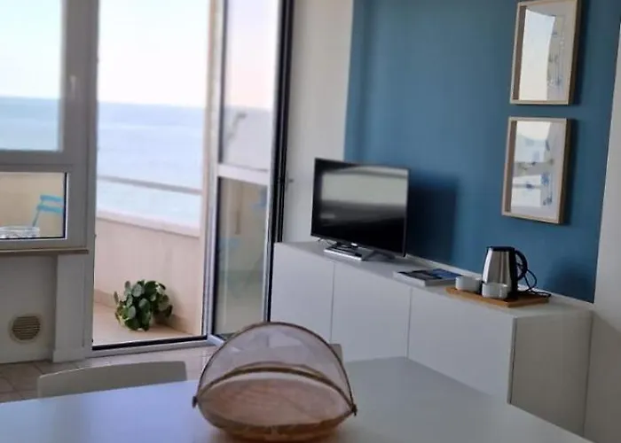 Lamar Seafront 아파트